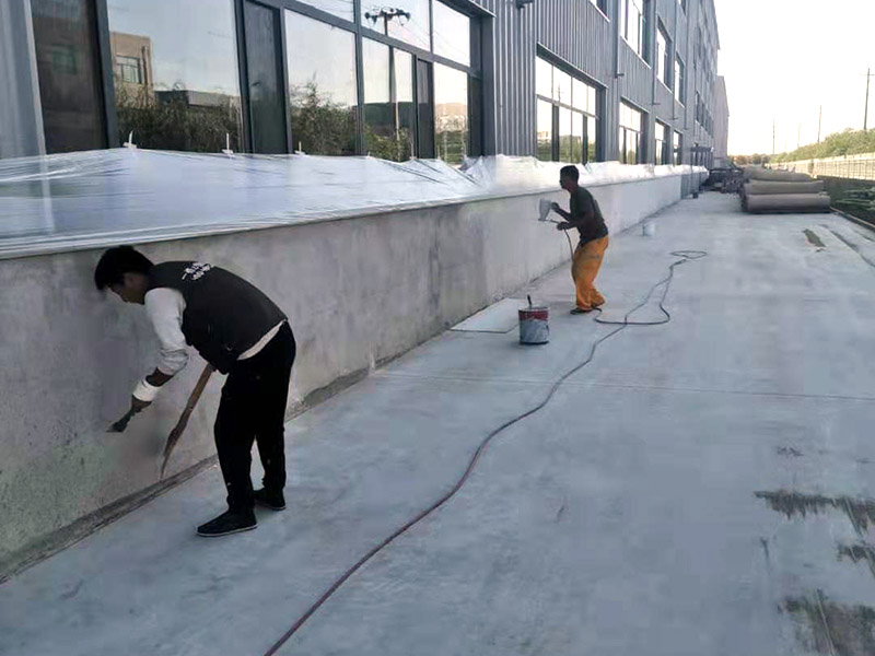 外墻墻裙噴刷涂料：建筑外墻刷涂料，取決于建筑物的2113外墻結(jié)構(gòu)。如果是混凝土5261外墻，又較平整，是可以干凈后，直接刷涂料的。如果是框架結(jié)構(gòu)，是采用加氣混凝土塊或空心4102磚等砌的填充墻，就不可以直接刷涂料。1653必須抹灰后，才可以刷涂料。又如外墻帶保溫層的，也內(nèi)必須做保溫砂漿抹面后，才可以刷涂料。對(duì)于清水磚外墻面，也有直接容刷涂料的。但較少使用。
