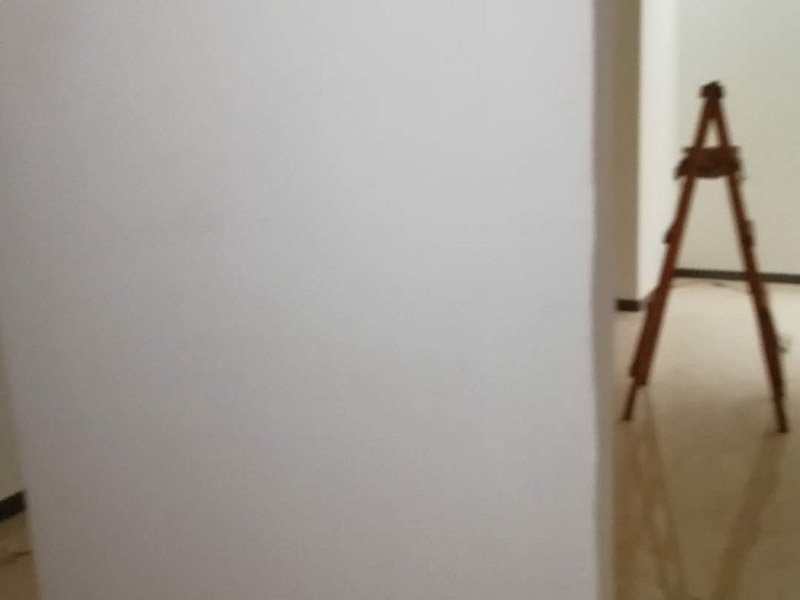 砌磚封門洞維修：裝修中封門洞就是在門上方有一個長方形的窗口，把那個封起來就是封門洞　　 老式房屋的門上方都帶氣窗，門洞總高度都在2.4-2.5m，而現(xiàn)在裝修門洞高度只留到2.1m左右，還有近40cm的高度的空洞需要封堵，這就叫門洞封堵?！　?裝修封門洞的方法一般都用石膏板，但能代替石膏板的材料也有很多。還有用紅磚砌