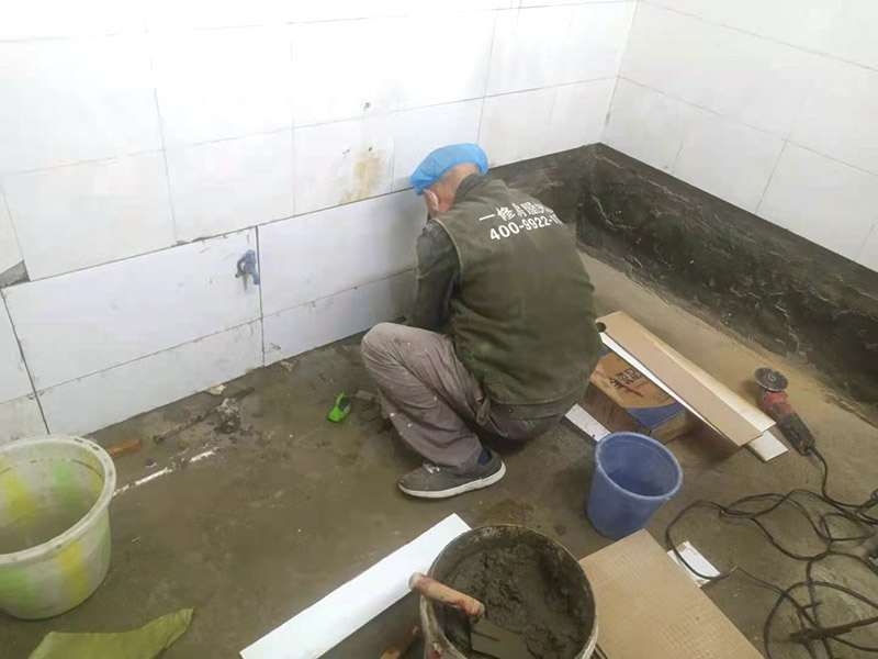  歡迎到久益一修家庭維修官網(wǎng)了解汝州市水電維修服務(wù)商地址、汝州市水電維修師傅電話號(hào)碼；汝州市久益一修裝修公司提供水電維修上門服務(wù)，可以免費(fèi)咨詢客服關(guān)于汝州市水電維修公司哪家好、汝州市水電維修師傅電話、汝州市水電維修報(bào)價(jià)、汝州市水電維修實(shí)體店地址。