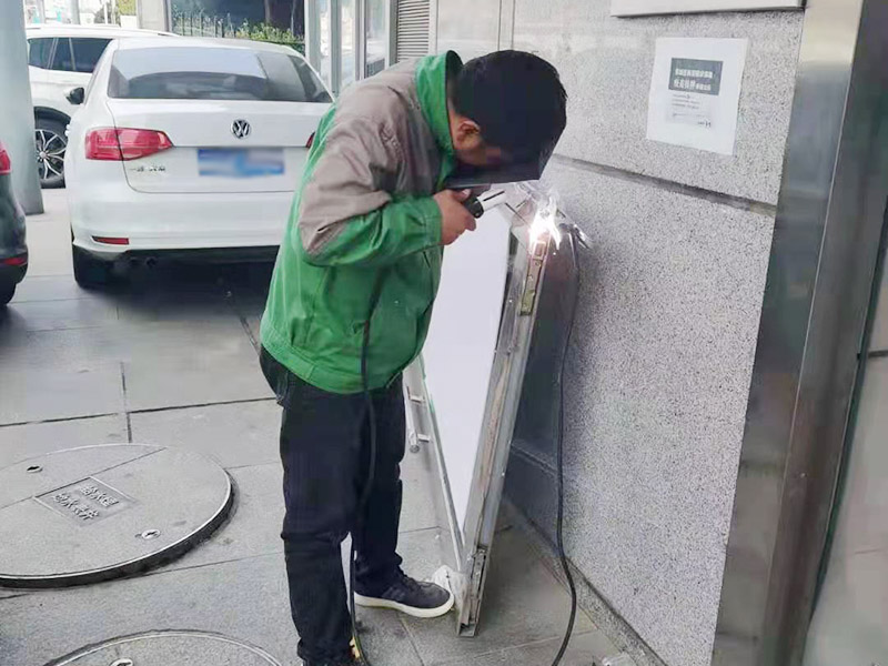 沈陽門窗翻新噴漆多少錢，二手房門窗一定要更換嗎