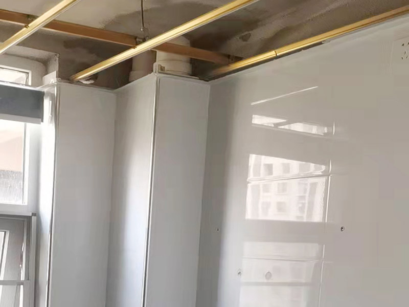 衛(wèi)生間拆除，材料入場(chǎng)