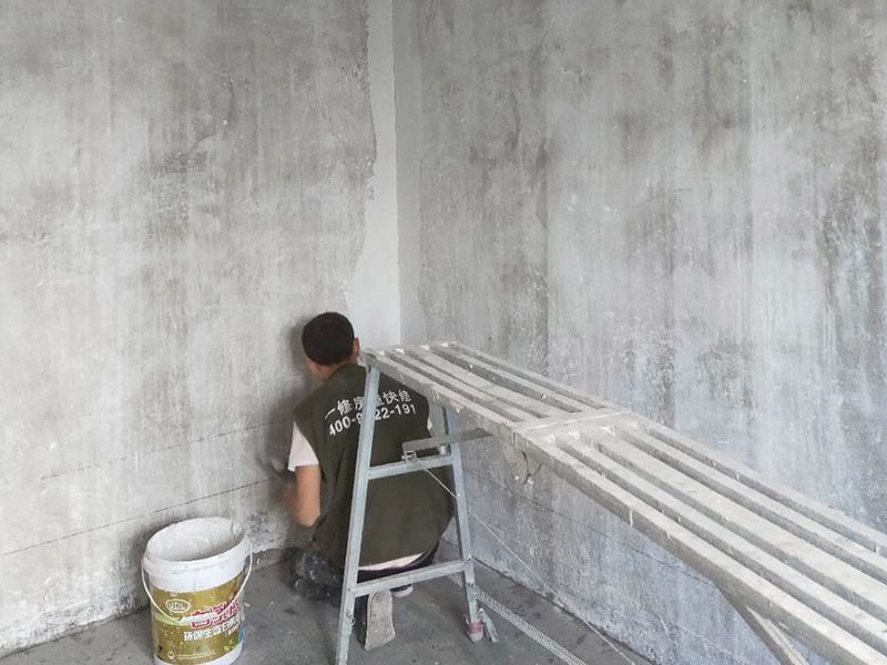 長沙墻面刷新有哪些公司好，長沙墻面刷新刮膩子時要注意什么