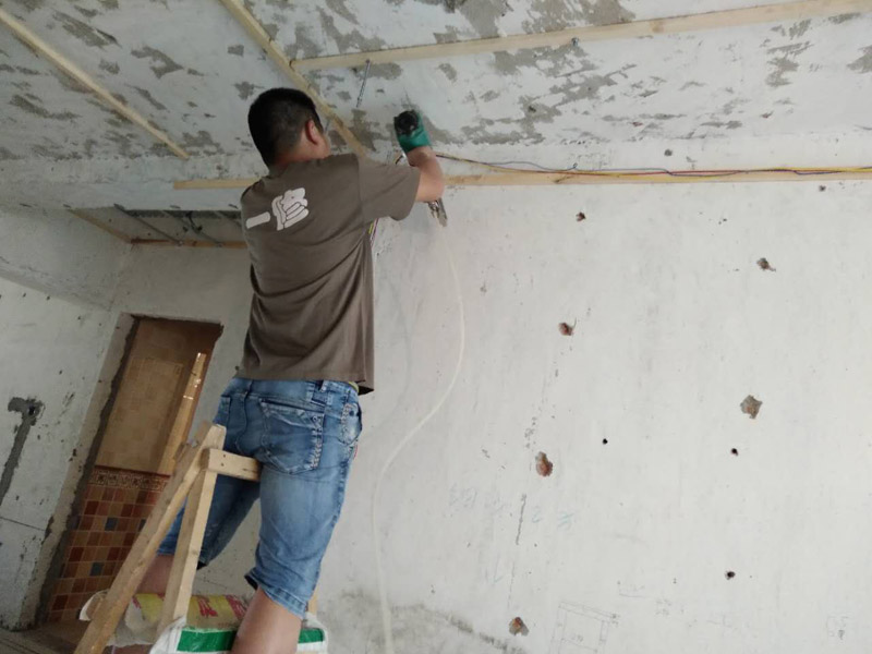 石家莊刷墻工人多少錢一天，石家莊刷墻工人去哪找