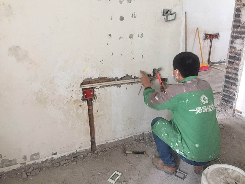 重慶電工修電線(xiàn)遇到電線(xiàn)拉不出來(lái)的時(shí)候，通常都是如何應(yīng)對(duì)的
