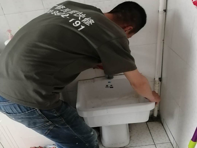 不知道沈陽下水管道維修電話，但又著急維修漏水時該怎么辦