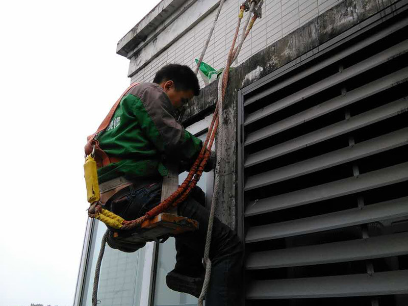 窗臺防水堵漏方法科普，接縫處理到位防