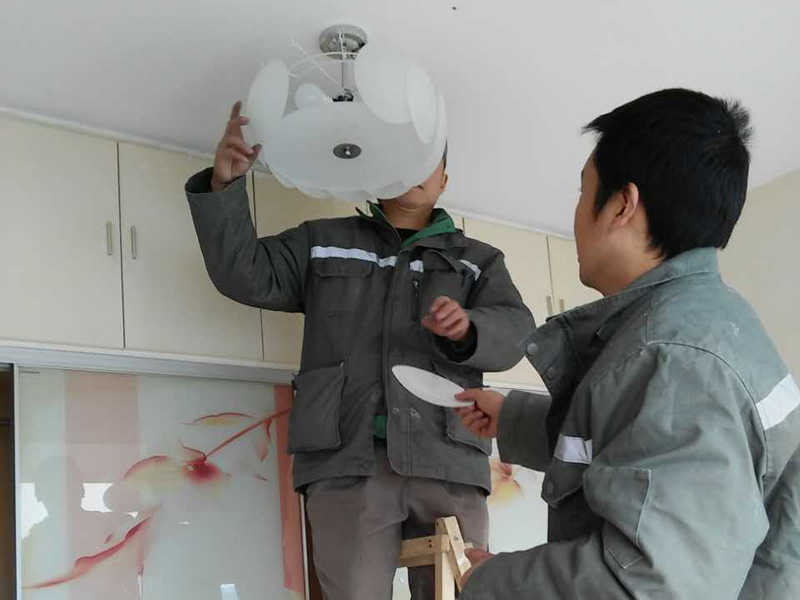吸頂燈怎么換燈管？吸頂燈怎么拆？-墻
