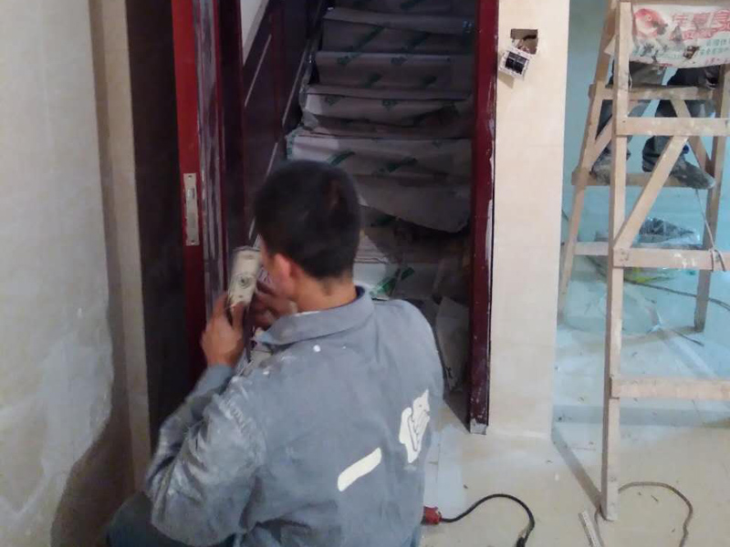 木門安裝不可忽略的問題，一修師傅手把