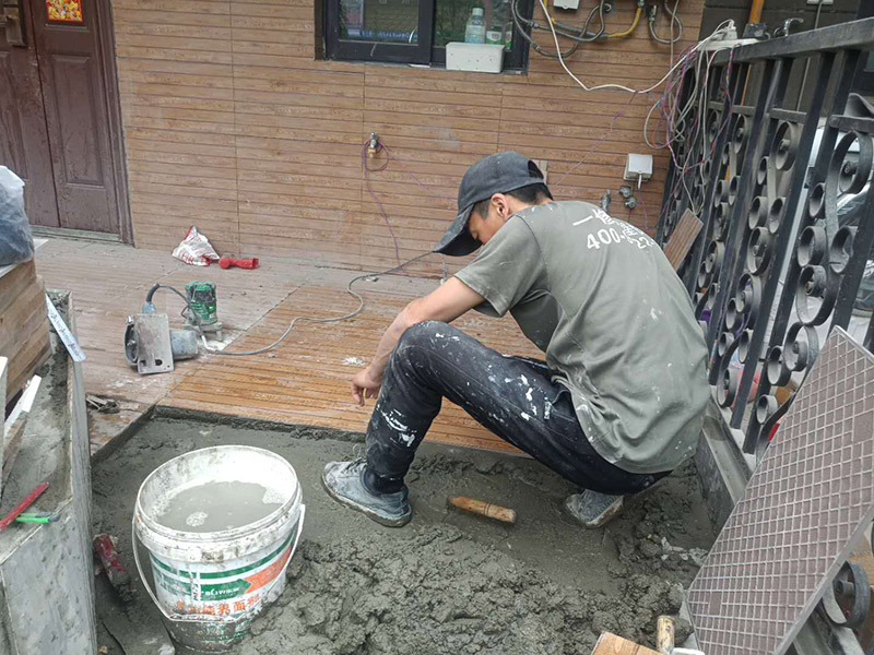貼磚包清工多少錢一平方，貼磚人工費多