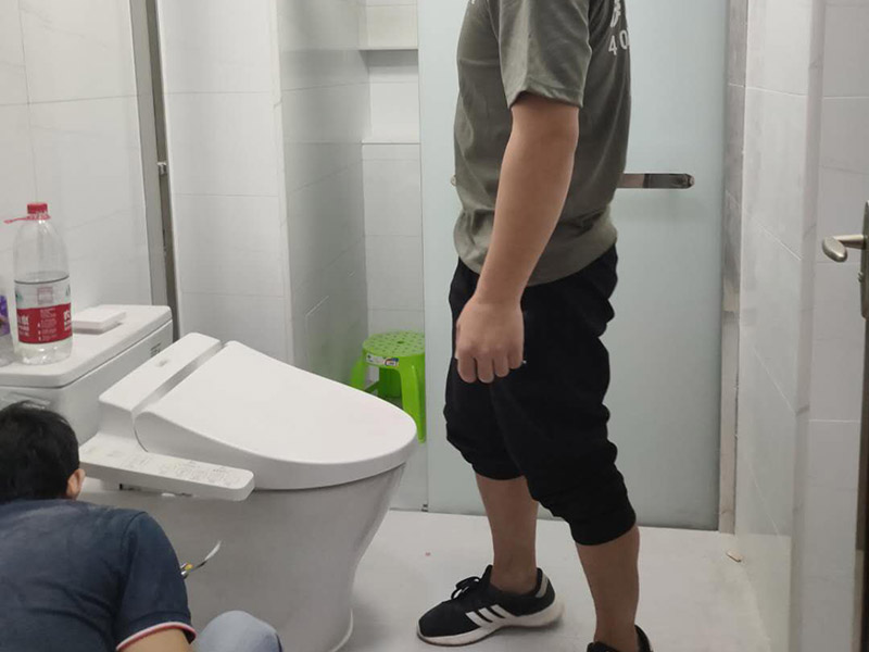 周口衛(wèi)浴維修師傅哪里有，衛(wèi)浴維修自己
