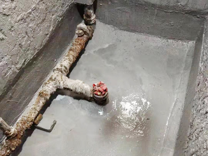 衛(wèi)生間進(jìn)水管出現(xiàn)漏水，衛(wèi)生間水管漏水