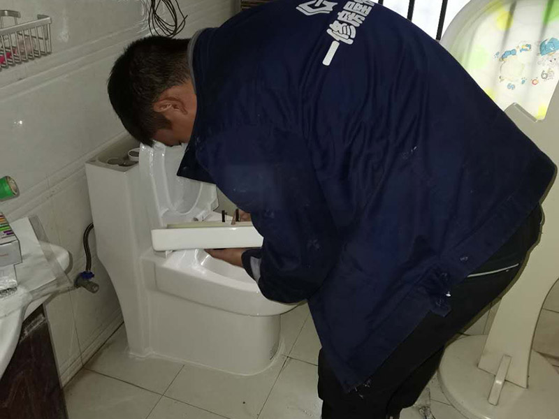 家庭衛(wèi)生間漏水如何解決，專(zhuān)業(yè)修衛(wèi)生間