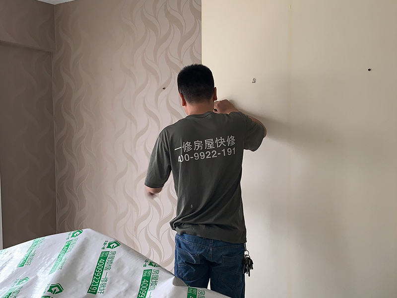 廣州墻面硅藻泥翻新，應(yīng)該如何操作