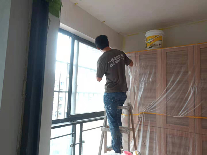 深圳墻面硅藻泥翻新，應(yīng)該如何操作