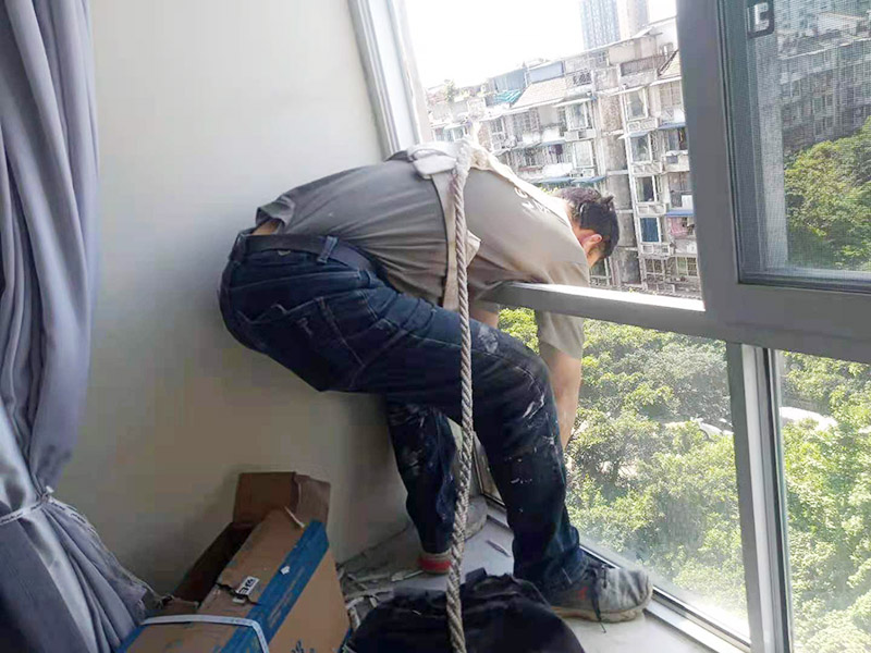 主臥飄窗拆裝師傅哪里找？飄窗拆除如何