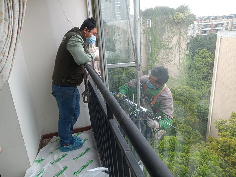 貴陽高層雙層玻璃碎了更換費用？