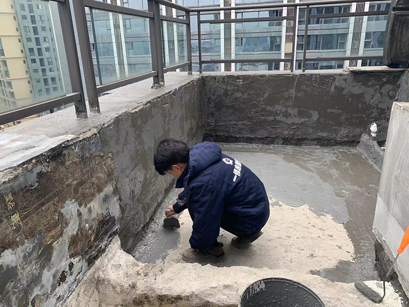 露天陽臺漏水的原因有哪些，怎么處理