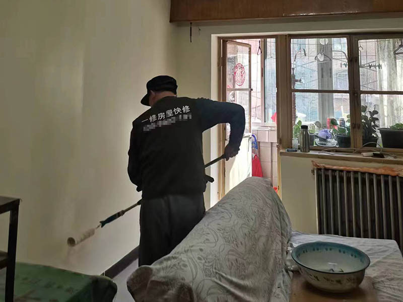 次臥墻面滲水怎么解決比較好？
