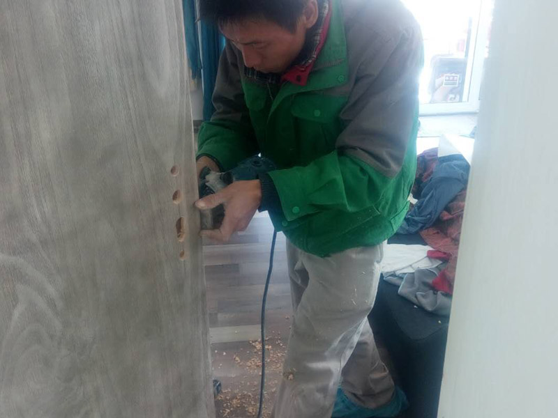 門和書(shū)架安裝