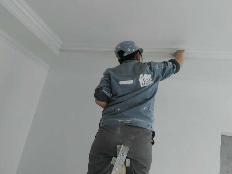 墻面補(bǔ)灰、滾漆